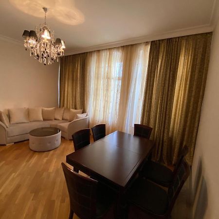 Cozy Old City Apartment Bakoe Buitenkant foto