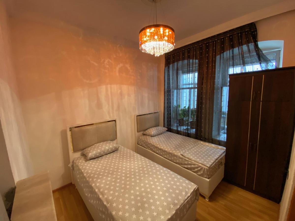 Cozy Old City Apartment Bakoe Buitenkant foto